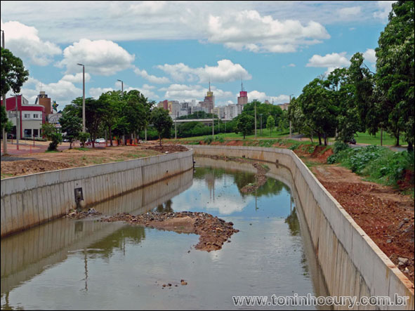 Obras anti-enchentes